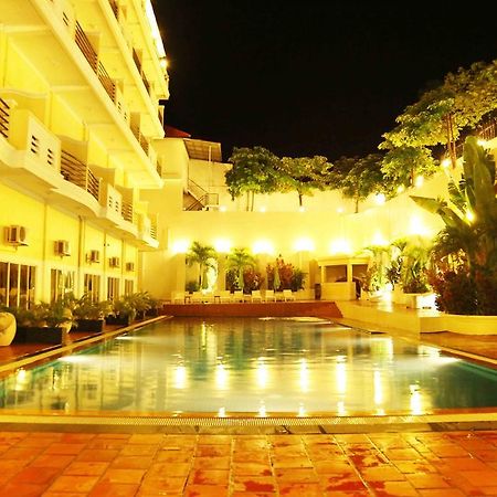 Serendipity Beach Resort Сіануквіль Екстер'єр фото
