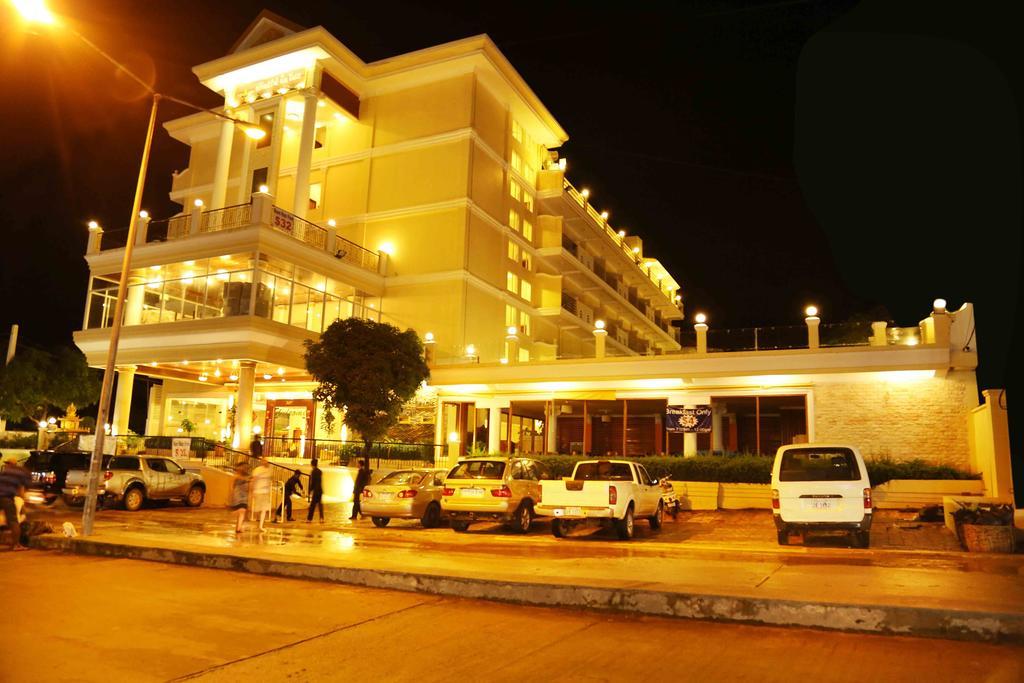 Serendipity Beach Resort Сіануквіль Екстер'єр фото